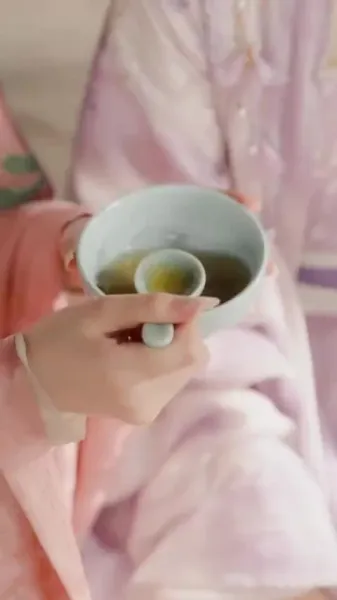 สองจักรพรรดินีเกิดใหม่