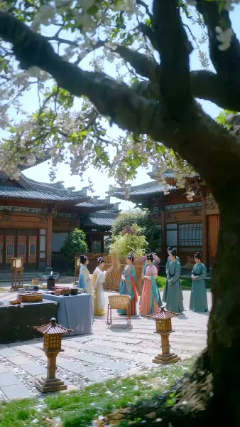 จากห้องออฟฟิศสู่หัวใจฮ้องเต้  