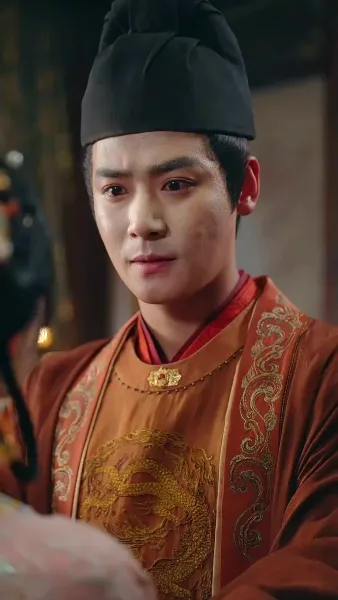 จากห้องออฟฟิศสู่หัวใจฮ้องเต้  