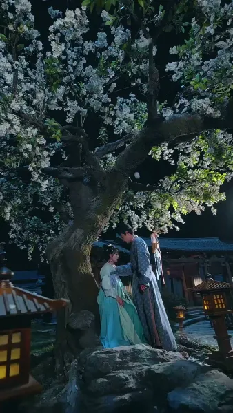 จากห้องออฟฟิศสู่หัวใจฮ้องเต้  