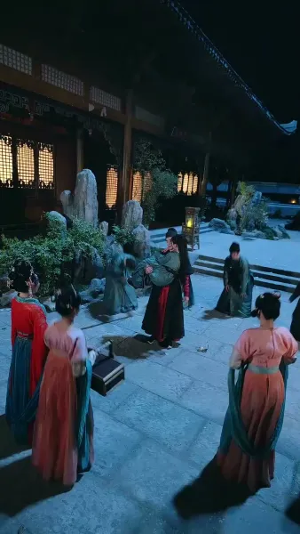 จากห้องออฟฟิศสู่หัวใจฮ้องเต้  