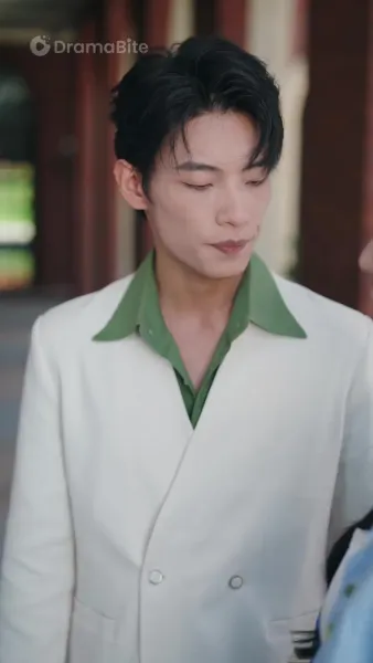 เหนืออุโมงค์แห่งความมืด