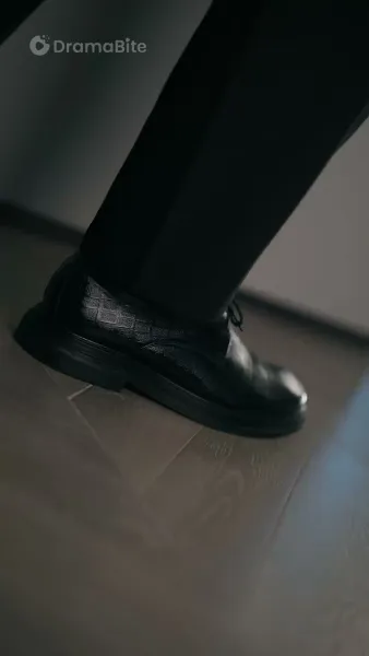 เหนืออุโมงค์แห่งความมืด