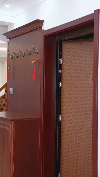 พี่เลี้ยงใต้หน้ากาก