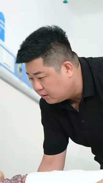 พี่เลี้ยงใต้หน้ากาก