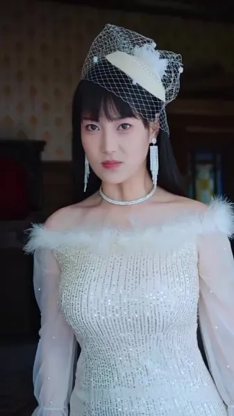 เสียงกระซิบหลังประตู