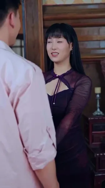 เสียงกระซิบหลังประตู