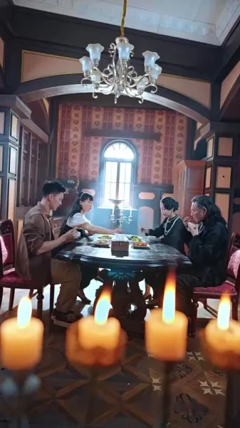 เสียงกระซิบหลังประตู