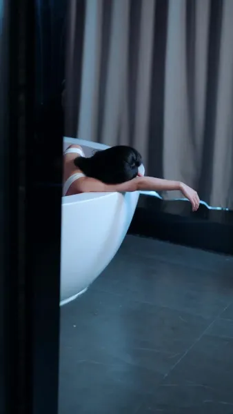 เธอผู้กลับมาพร้อมความจริง