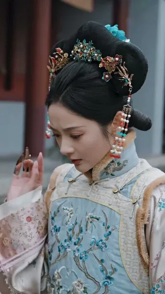 [พากย์เสียง] จอมนางเขย่าบัลลังก์