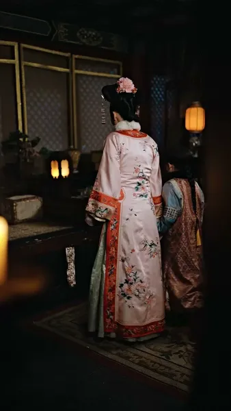 [พากย์เสียง] จอมนางเขย่าบัลลังก์