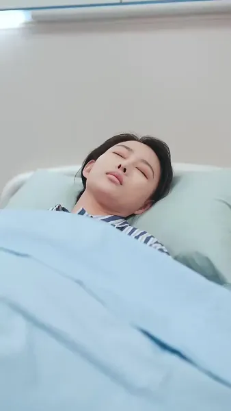 หลังจากทรมานภรรยาเสร็จ น้อยๆ เขาบ้า