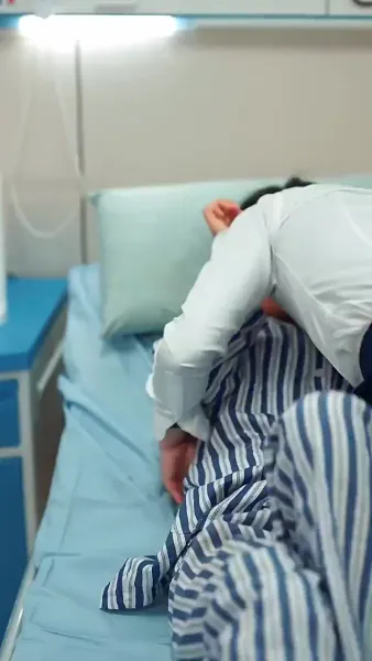 หลังจากทรมานภรรยาเสร็จ น้อยๆ เขาบ้า