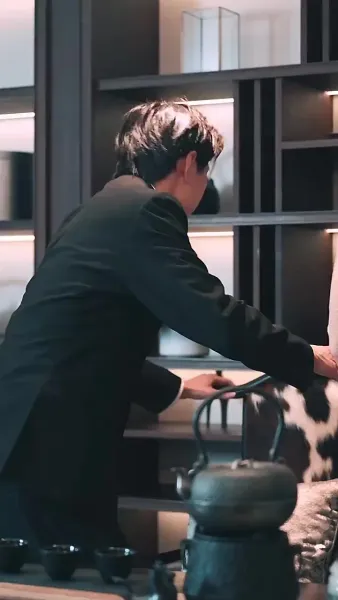 หลังจากทรมานภรรยาเสร็จ น้อยๆ เขาบ้า