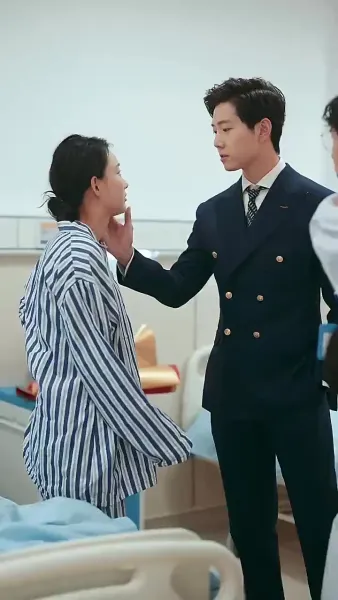 หลังจากทรมานภรรยาเสร็จ น้อยๆ เขาบ้า