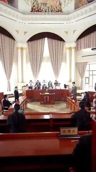 เงาในอ้อมแขน