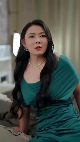 เงาในอ้อมแขน