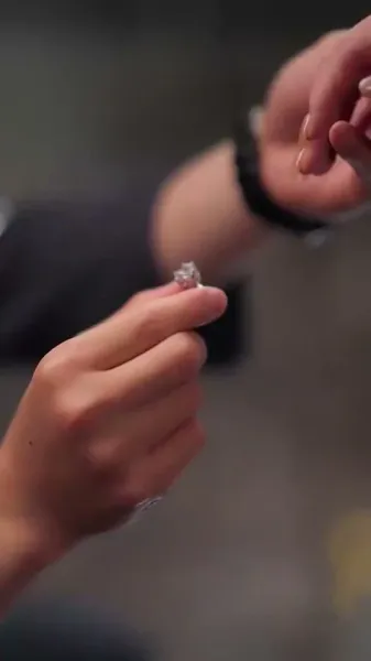 เหมือนว่าเราไม่เคยปล่อยมือกันเลย