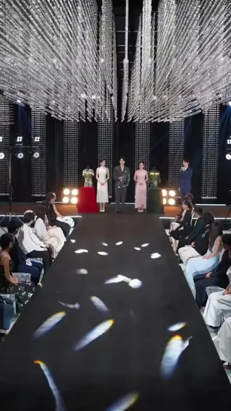 เหมือนว่าเราไม่เคยปล่อยมือกันเลย