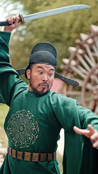 ฮ้องเต้อยู่เบื้องหน้าประตูเมือง