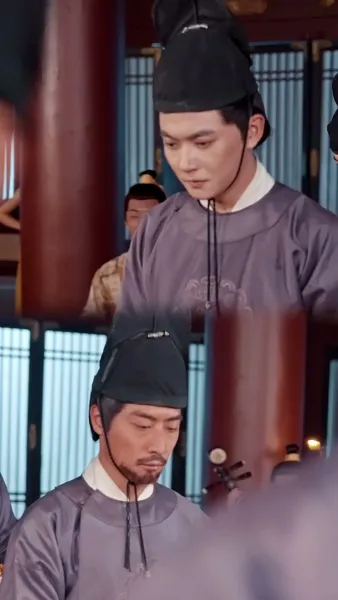 ฮ้องเต้อยู่เบื้องหน้าประตูเมือง