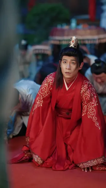 ฮ้องเต้อยู่เบื้องหน้าประตูเมือง