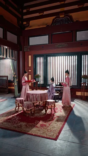 ฮ้องเต้อยู่เบื้องหน้าประตูเมือง