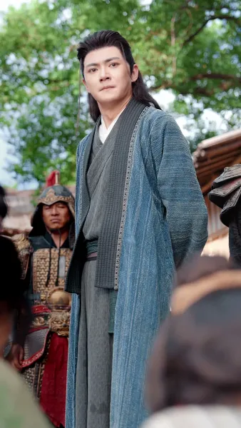 ฮ้องเต้อยู่เบื้องหน้าประตูเมือง