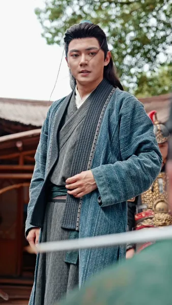 ฮ้องเต้อยู่เบื้องหน้าประตูเมือง