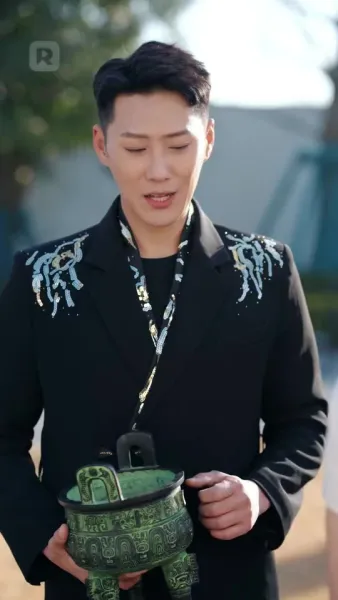 เขยไร้ค่าตื่นพลัง!  เซียนผู้ยิ่งใหญ่จุติ