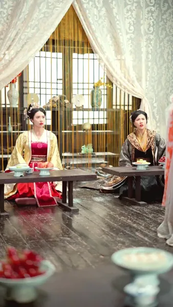 แสงหิ่งห้อยไม่อาจเทียบแสงจันทรา