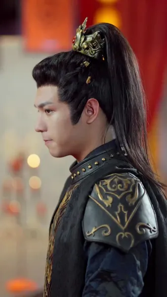 แสงหิ่งห้อยไม่อาจเทียบแสงจันทรา