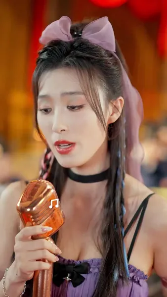 แสงหิ่งห้อยไม่อาจเทียบแสงจันทรา