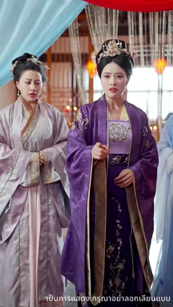 แสงหิ่งห้อยไม่อาจเทียบแสงจันทรา