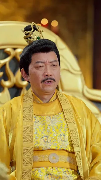 แสงหิ่งห้อยไม่อาจเทียบแสงจันทรา