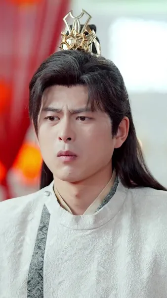 แสงหิ่งห้อยไม่อาจเทียบแสงจันทรา