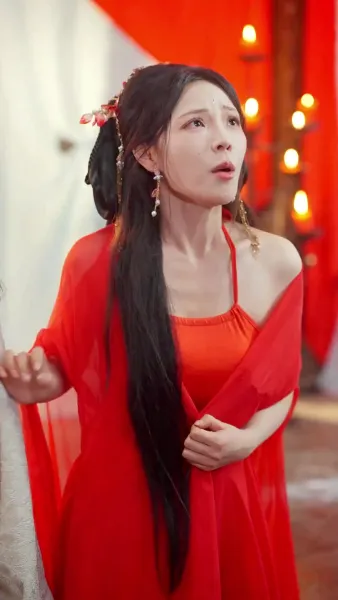 แสงหิ่งห้อยไม่อาจเทียบแสงจันทรา