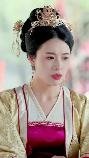 แสงหิ่งห้อยไม่อาจเทียบแสงจันทรา