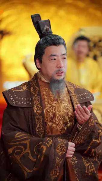 แสงหิ่งห้อยไม่อาจเทียบแสงจันทรา