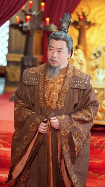 แสงหิ่งห้อยไม่อาจเทียบแสงจันทรา