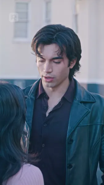 ใต้ปีกเจ้าพ่อมาเฟีย