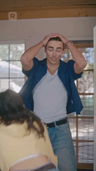 ใต้ปีกเจ้าพ่อมาเฟีย