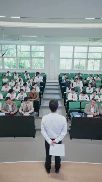 จากเด็กม.6บ้านนอก สู่คุณหนูตัวจริงตระกูลรวย