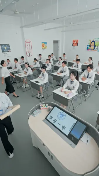 จากเด็กม.6บ้านนอก สู่คุณหนูตัวจริงตระกูลรวย