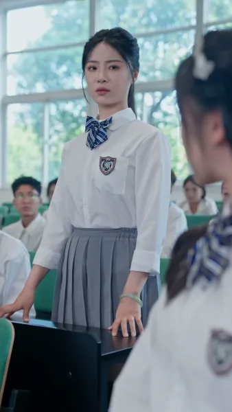 จากเด็กม.6บ้านนอก สู่คุณหนูตัวจริงตระกูลรวย