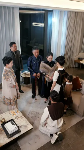 โชคดีสองเท่า! พ่อบ้ายนายหาญนั้นเป็นผู้ยิ่งใหญ่