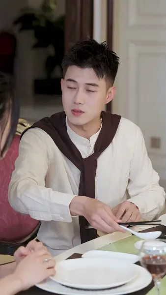 โชคดีสองเท่า! พ่อบ้ายนายหาญนั้นเป็นผู้ยิ่งใหญ่