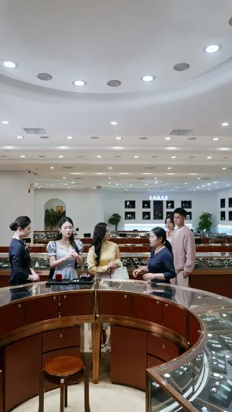 โชคดีสองเท่า! พ่อบ้ายนายหาญนั้นเป็นผู้ยิ่งใหญ่