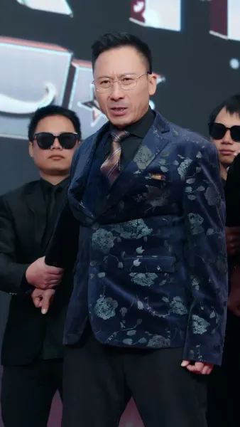 เห็นกงจักรเป็นดอกบัว