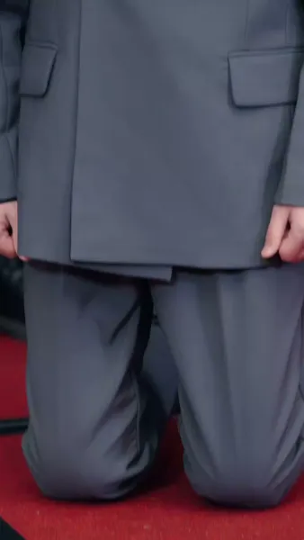 เห็นกงจักรเป็นดอกบัว